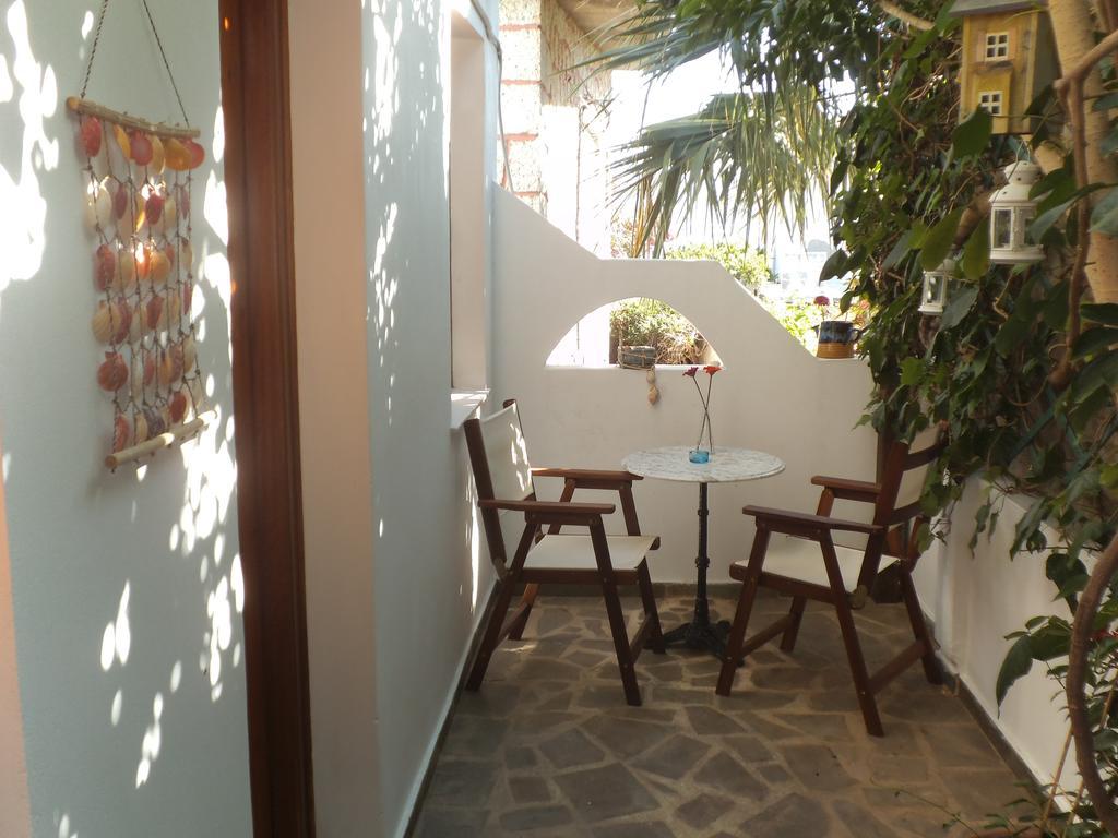 Medousa Adamantas  Room photo
